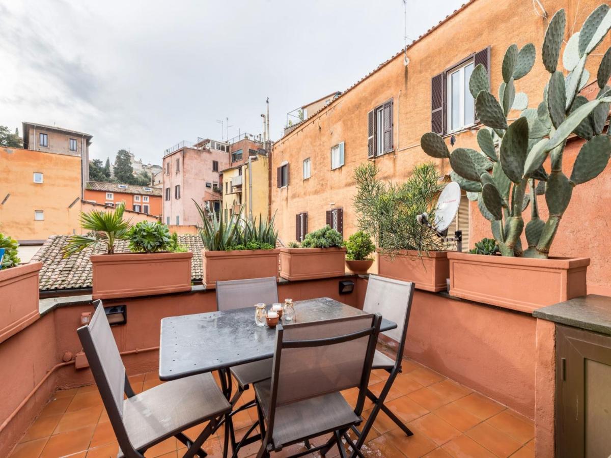 The Rent - Stylish In Trastevere District Appartement